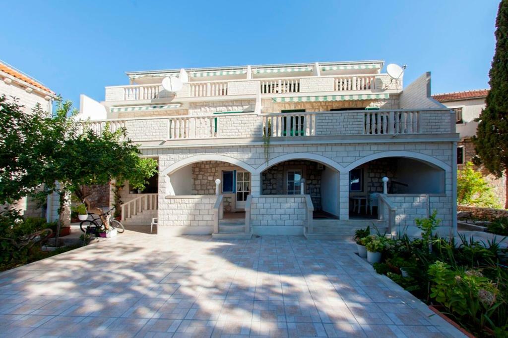 Apartments Paula Bol Exterior photo
